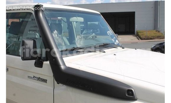 Buy Import Toyota Land Cruiser White Car in Import - Dubai in Diana Buy Import Toyota Land Cruiser White Car in Import - Dubai in Diana