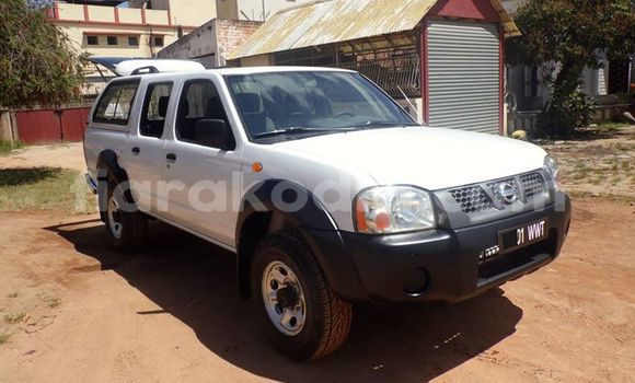 Acheter Occasion Voiture Nissan Navara Blanc à Antananarivo, Analamanga