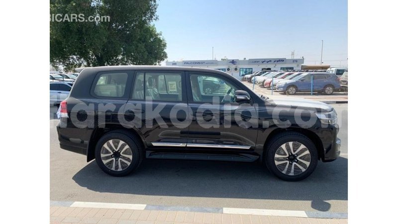 Big with watermark toyota land cruiser diana import dubai 5019