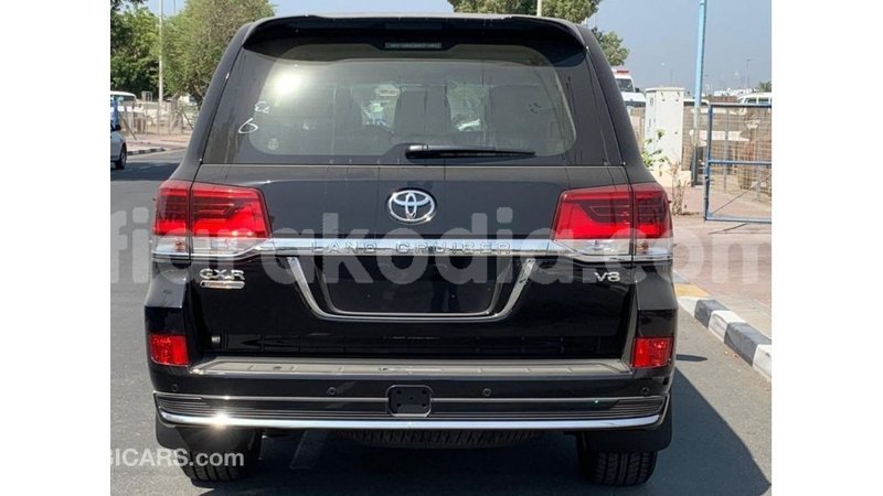 Big with watermark toyota land cruiser diana import dubai 5022