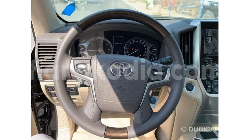 Big with watermark toyota land cruiser diana import dubai 5022