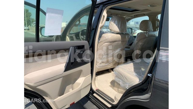 Big with watermark toyota land cruiser diana import dubai 5022