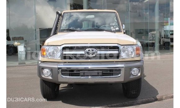 Acheter Import Voiture Toyota Land Cruiser Beige à Import - Dubai, Diana Acheter Import Voiture Toyota Land Cruiser Beige à Import - Dubai, Diana
