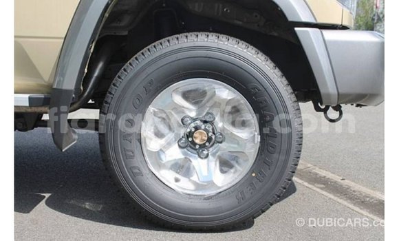 Acheter Import Voiture Toyota Land Cruiser Beige à Import - Dubai, Diana Acheter Import Voiture Toyota Land Cruiser Beige à Import - Dubai, Diana