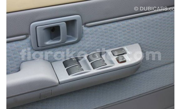 Acheter Import Voiture Toyota Land Cruiser Beige à Import - Dubai, Diana Acheter Import Voiture Toyota Land Cruiser Beige à Import - Dubai, Diana