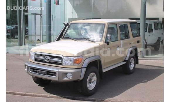 Acheter Import Voiture Toyota Land Cruiser Beige à Import - Dubai, Diana Acheter Import Voiture Toyota Land Cruiser Beige à Import - Dubai, Diana