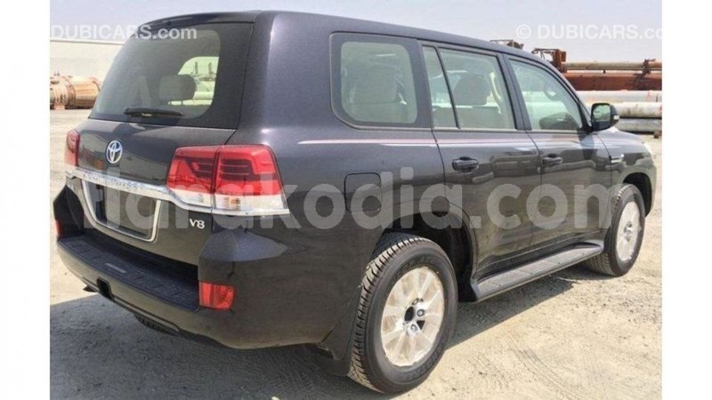 Big with watermark toyota land cruiser diana import dubai 5040