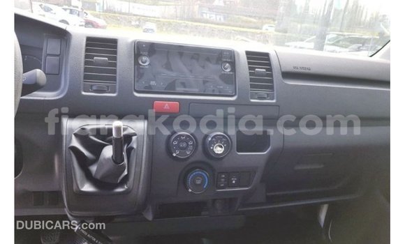 Acheter Import Voiture Toyota Hiace Blanc à Import - Dubai, Diana Acheter Import Voiture Toyota Hiace Blanc à Import - Dubai, Diana