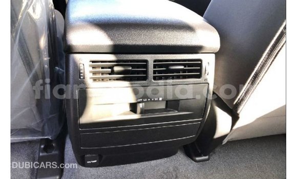 Acheter Import Voiture Toyota Land Cruiser Noir à Import - Dubai, Diana Acheter Import Voiture Toyota Land Cruiser Noir à Import - Dubai, Diana