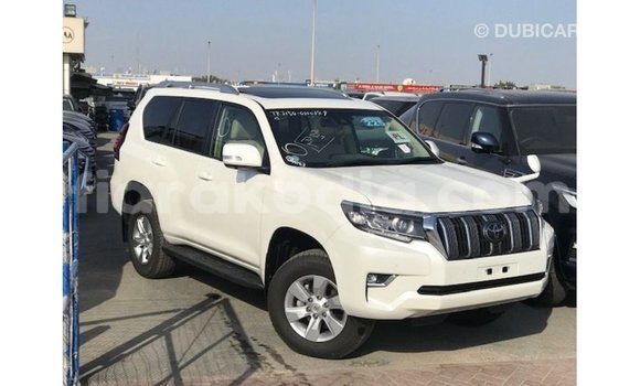 Acheter Import Voiture Toyota Prado Blanc à Import - Dubai, Diana Acheter Import Voiture Toyota Prado Blanc à Import - Dubai, Diana