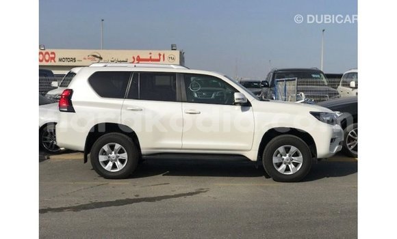 Acheter Import Voiture Toyota Prado Blanc à Import - Dubai, Diana Acheter Import Voiture Toyota Prado Blanc à Import - Dubai, Diana
