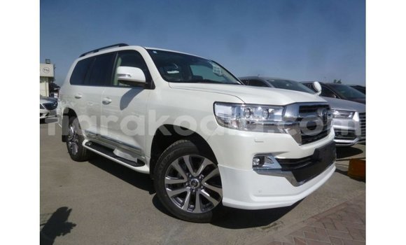 Acheter Import Voiture Toyota Land Cruiser Blanc à Import - Dubai, Diana Acheter Import Voiture Toyota Land Cruiser Blanc à Import - Dubai, Diana