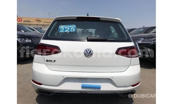 Acheter Import Voiture Volkswagen Golf Blanc à Import - Dubai, Diana Acheter Import Voiture Volkswagen Golf Blanc à Import - Dubai, Diana
