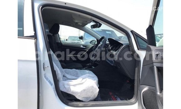 Acheter Import Voiture Volkswagen Golf Blanc à Import - Dubai, Diana Acheter Import Voiture Volkswagen Golf Blanc à Import - Dubai, Diana