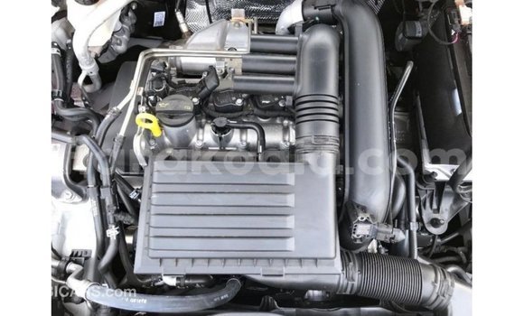 Acheter Import Voiture Volkswagen Golf Blanc à Import - Dubai, Diana Acheter Import Voiture Volkswagen Golf Blanc à Import - Dubai, Diana