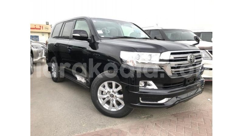 Big with watermark toyota land cruiser diana import dubai 5068