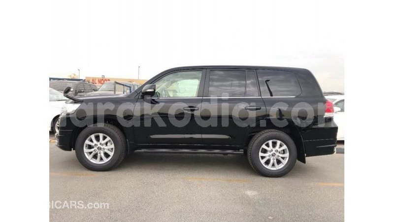 Big with watermark toyota land cruiser diana import dubai 5068