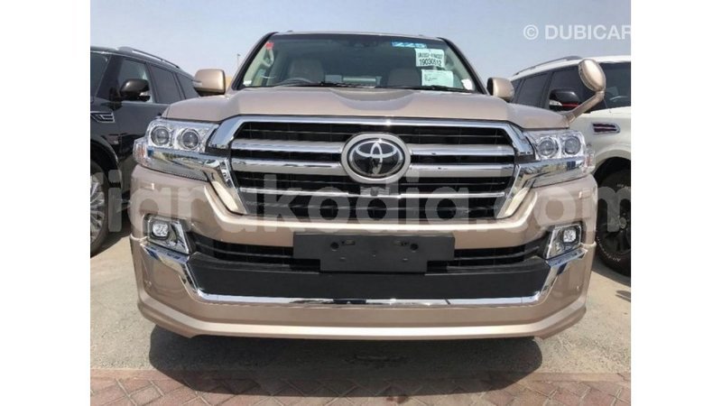 Big with watermark toyota land cruiser diana import dubai 5071