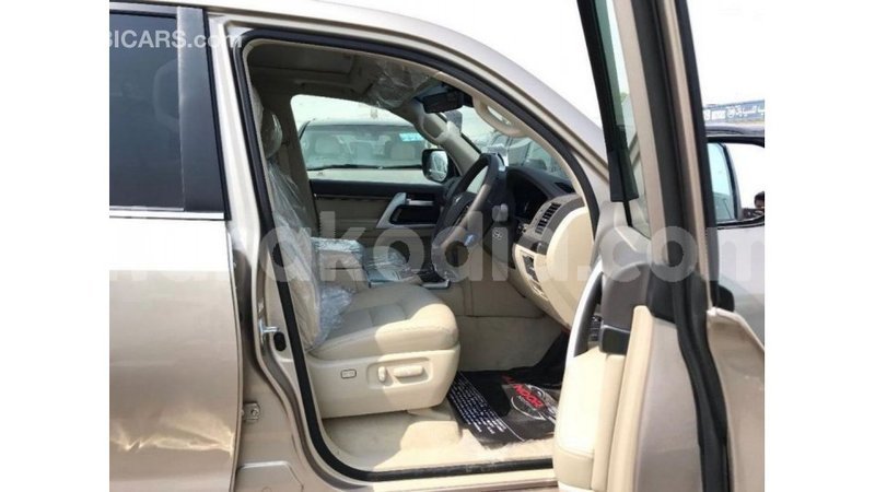 Big with watermark toyota land cruiser diana import dubai 5071