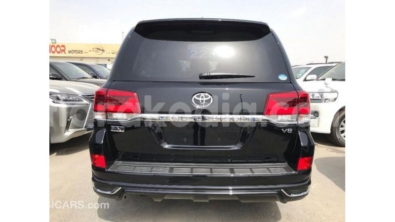 Big with watermark toyota land cruiser diana import dubai 5072