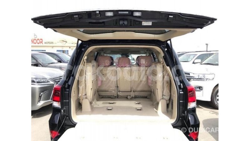 Big with watermark toyota land cruiser diana import dubai 5072