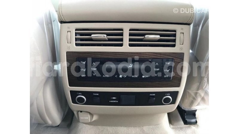 Big with watermark toyota land cruiser diana import dubai 5072