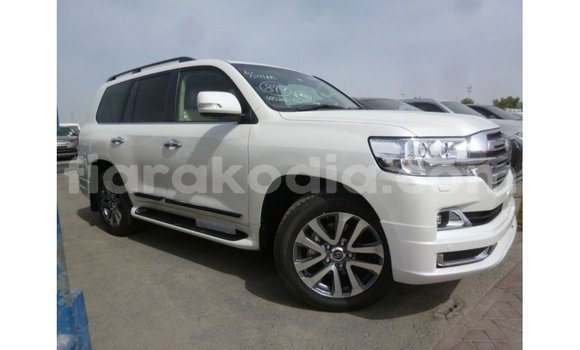 Acheter Import Voiture Toyota Land Cruiser Blanc à Import - Dubai, Diana Acheter Import Voiture Toyota Land Cruiser Blanc à Import - Dubai, Diana