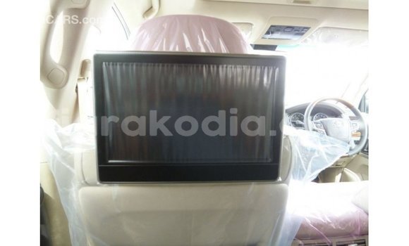 Acheter Import Voiture Toyota Land Cruiser Blanc à Import - Dubai, Diana Acheter Import Voiture Toyota Land Cruiser Blanc à Import - Dubai, Diana