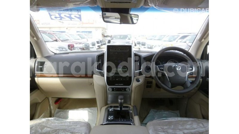 Big with watermark toyota land cruiser diana import dubai 5074