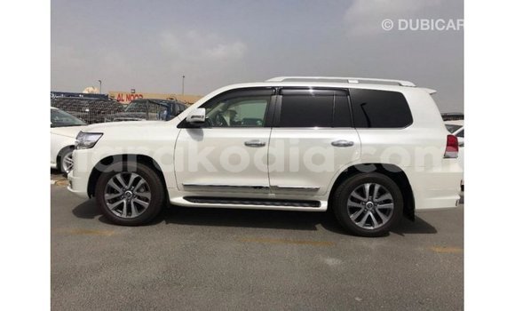 Acheter Import Voiture Toyota Land Cruiser Blanc à Import - Dubai, Diana Acheter Import Voiture Toyota Land Cruiser Blanc à Import - Dubai, Diana