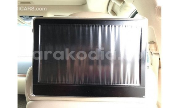 Acheter Import Voiture Toyota Land Cruiser Blanc à Import - Dubai, Diana Acheter Import Voiture Toyota Land Cruiser Blanc à Import - Dubai, Diana