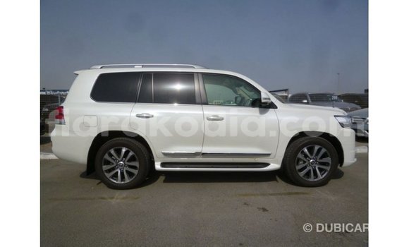 Acheter Import Voiture Toyota Land Cruiser Blanc à Import - Dubai, Diana Acheter Import Voiture Toyota Land Cruiser Blanc à Import - Dubai, Diana