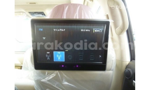 Acheter Import Voiture Toyota Land Cruiser Blanc à Import - Dubai, Diana Acheter Import Voiture Toyota Land Cruiser Blanc à Import - Dubai, Diana