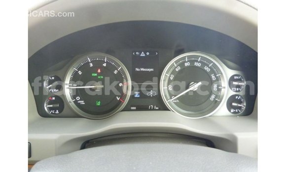 Acheter Import Voiture Toyota Land Cruiser Blanc à Import - Dubai, Diana Acheter Import Voiture Toyota Land Cruiser Blanc à Import - Dubai, Diana