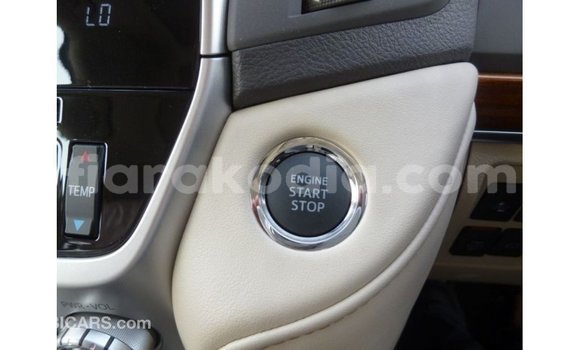 Acheter Import Voiture Toyota Land Cruiser Blanc à Import - Dubai, Diana Acheter Import Voiture Toyota Land Cruiser Blanc à Import - Dubai, Diana