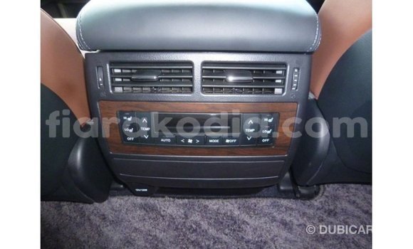 Acheter Import Voiture Toyota Land Cruiser Rouge à Import - Dubai, Diana Acheter Import Voiture Toyota Land Cruiser Rouge à Import - Dubai, Diana