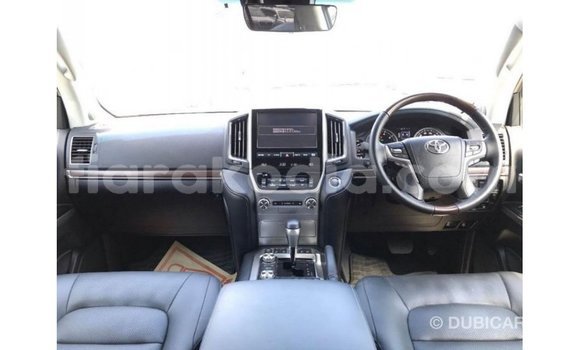 Acheter Import Voiture Toyota Land Cruiser Blanc à Import - Dubai, Diana Acheter Import Voiture Toyota Land Cruiser Blanc à Import - Dubai, Diana
