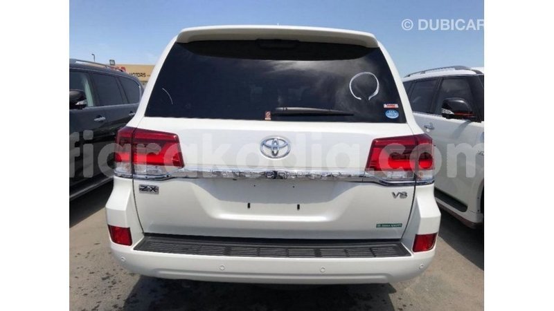 Big with watermark toyota land cruiser diana import dubai 5083