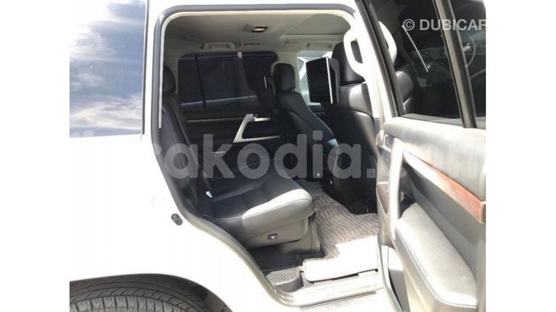 Big with watermark toyota land cruiser diana import dubai 5083