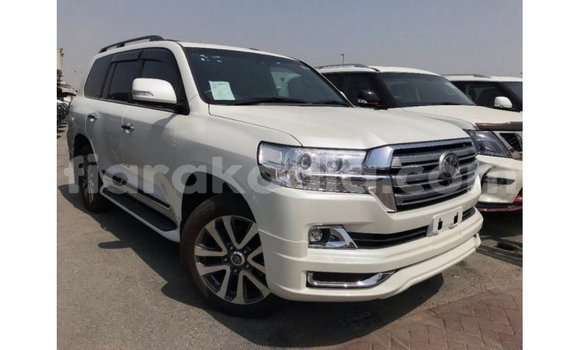 Acheter Import Voiture Toyota Land Cruiser Blanc à Import - Dubai, Diana Acheter Import Voiture Toyota Land Cruiser Blanc à Import - Dubai, Diana