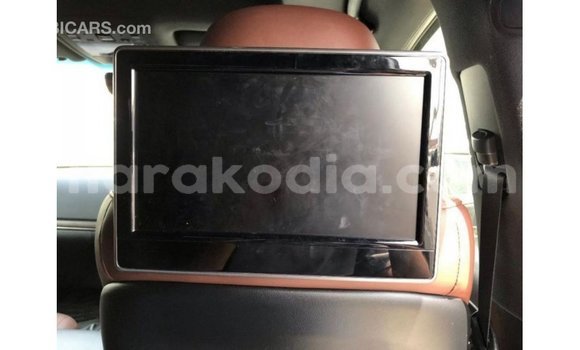 Acheter Import Voiture Toyota Land Cruiser Blanc à Import - Dubai, Diana Acheter Import Voiture Toyota Land Cruiser Blanc à Import - Dubai, Diana