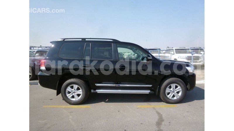 Big with watermark toyota land cruiser diana import dubai 5088