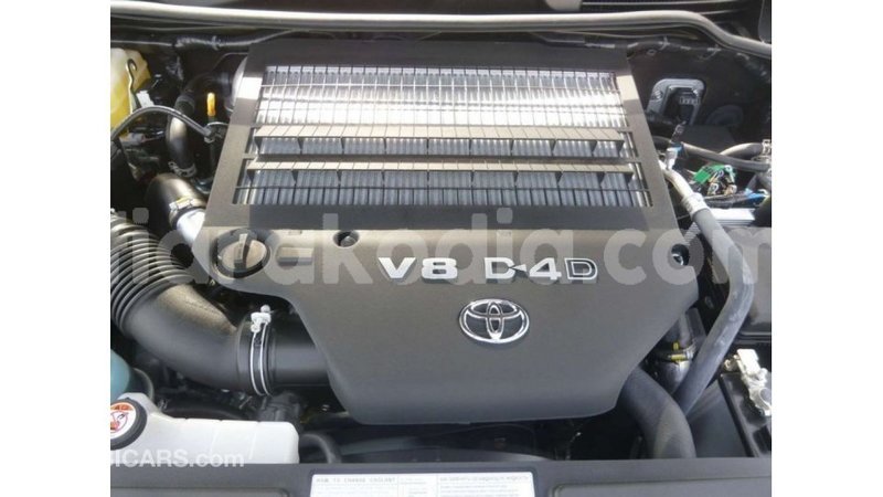 Big with watermark toyota land cruiser diana import dubai 5088