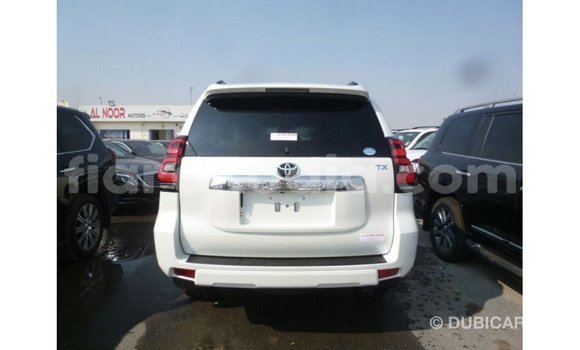 Acheter Import Voiture Toyota Prado Blanc à Import - Dubai, Diana Acheter Import Voiture Toyota Prado Blanc à Import - Dubai, Diana