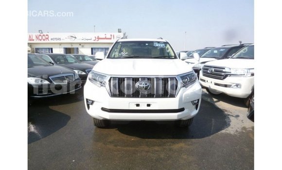 Acheter Import Voiture Toyota Prado Blanc à Import - Dubai, Diana Acheter Import Voiture Toyota Prado Blanc à Import - Dubai, Diana