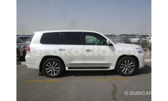 Acheter Import Voiture Toyota Land Cruiser Blanc à Import - Dubai, Diana Acheter Import Voiture Toyota Land Cruiser Blanc à Import - Dubai, Diana