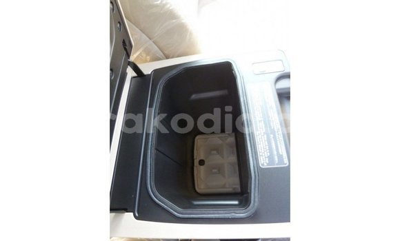 Acheter Import Voiture Toyota Land Cruiser Noir à Import - Dubai, Diana Acheter Import Voiture Toyota Land Cruiser Noir à Import - Dubai, Diana