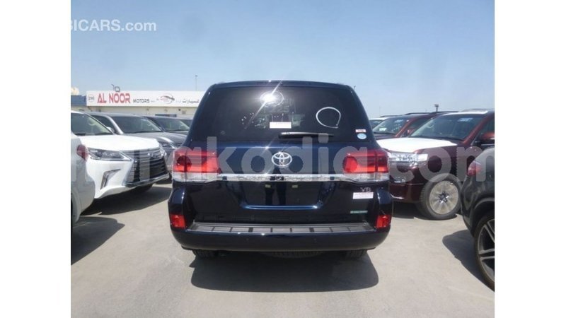 Big with watermark toyota land cruiser diana import dubai 5097