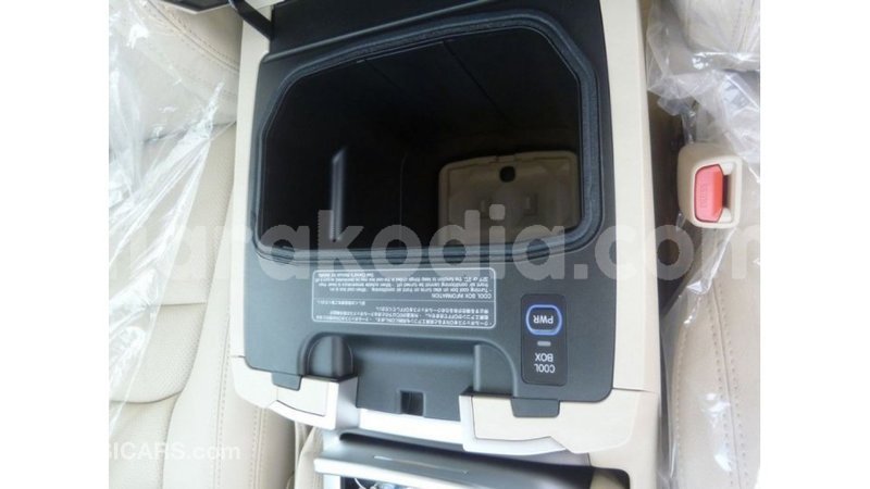 Big with watermark toyota land cruiser diana import dubai 5097