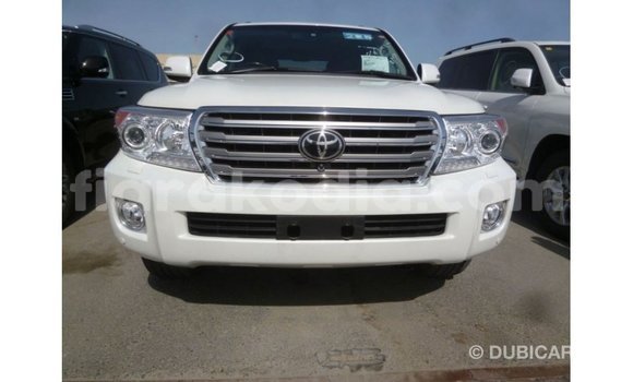 Acheter Import Voiture Toyota Land Cruiser Blanc à Import - Dubai, Diana Acheter Import Voiture Toyota Land Cruiser Blanc à Import - Dubai, Diana
